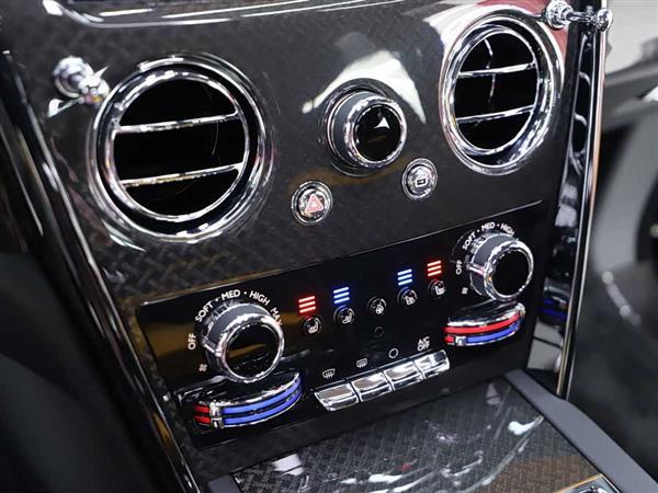 ������ 2020�� Black Badge