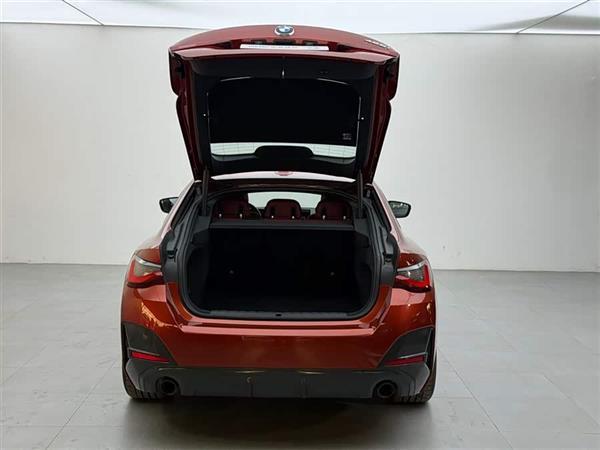 ����4ϵ 2023�� 425i Gran Coupe M�˶���ҹ��װ
