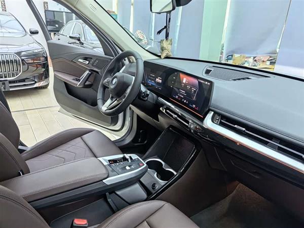 ����iX1 2025�� eDrive25L X�����װ