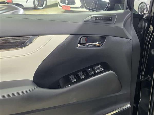 �׿���˹LM 2020�� 300h �������Ű�
