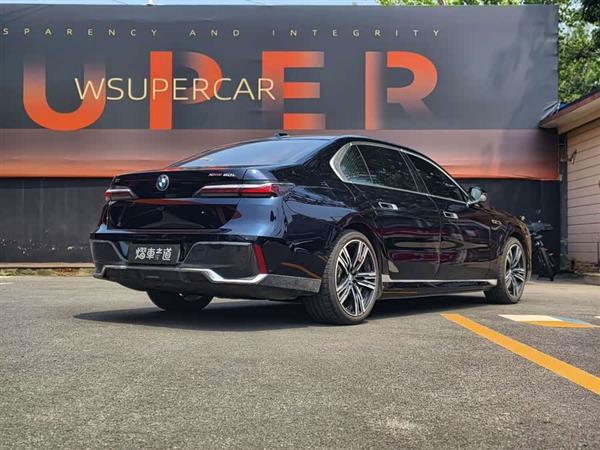 ����i7 2023�� xDrive60L M�˶���װ