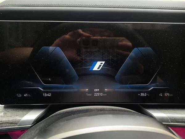 ����i7 2023�� xDrive60L M�˶���װ