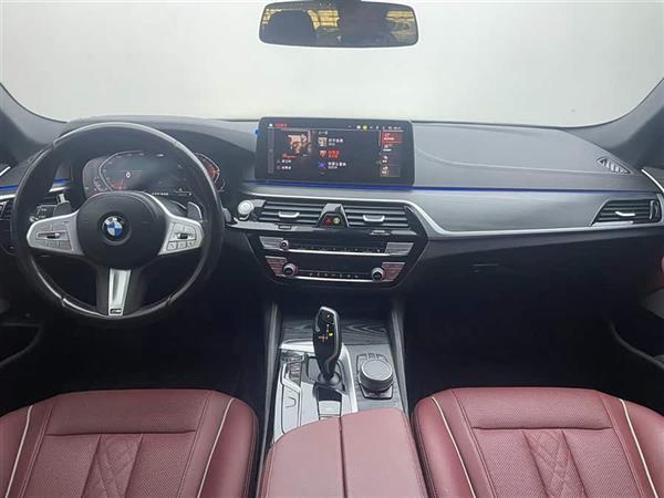 ����5ϵ 2023�� 530Li ������ M�˶���װ