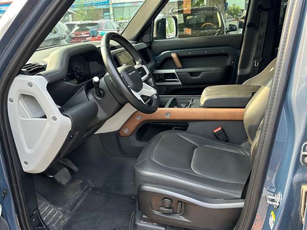 ·����ʿ 2023�� 110 3.0T P400 X-DYNAMIC HSE