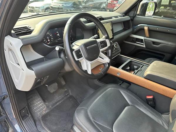 ·����ʿ 2023�� 110 3.0T P400 X-DYNAMIC HSE