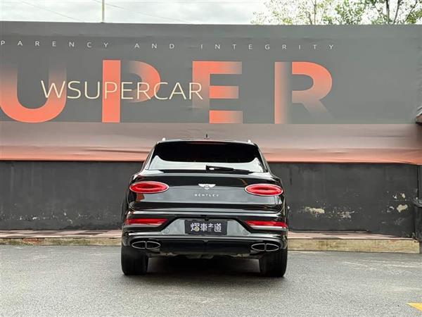 ��Խ 2022�� 4.0T V8