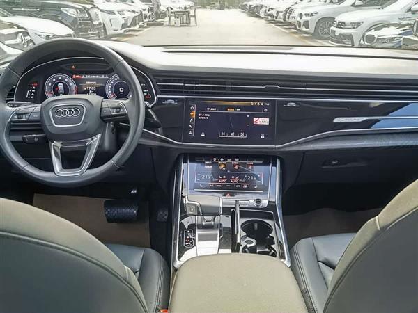 �µ�Q7 2020�� 55 TFSI quattro S line�˶���