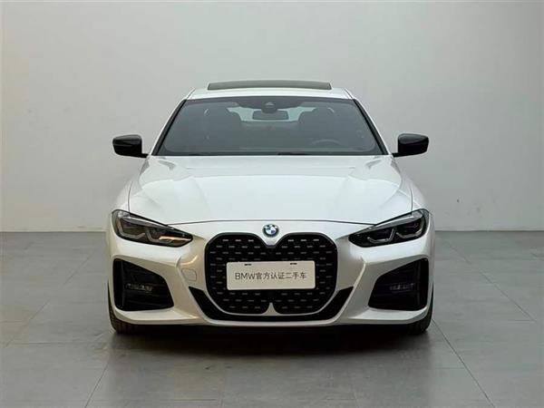 ����4ϵ 2023�� 425i M�˶���ҹ��װ