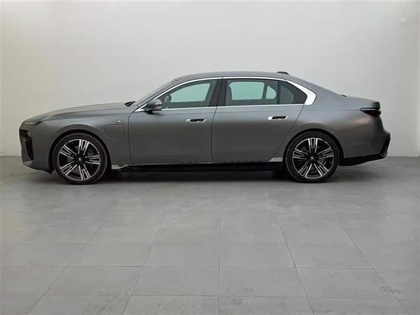 ����i7 2023�� eDrive50L ����M�˶���װ