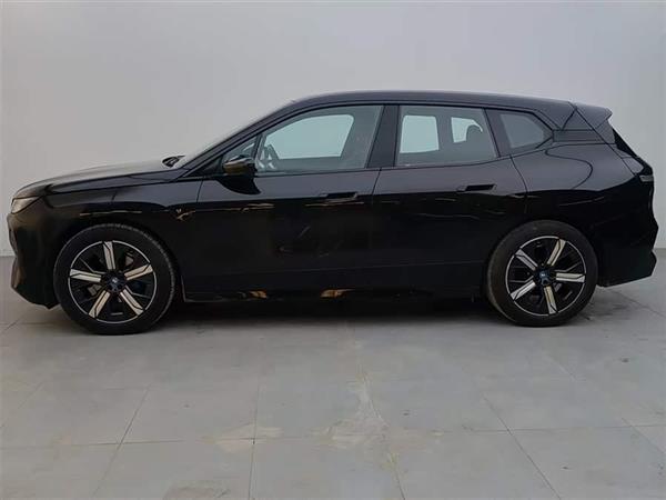����iX 2022�� xDrive40
