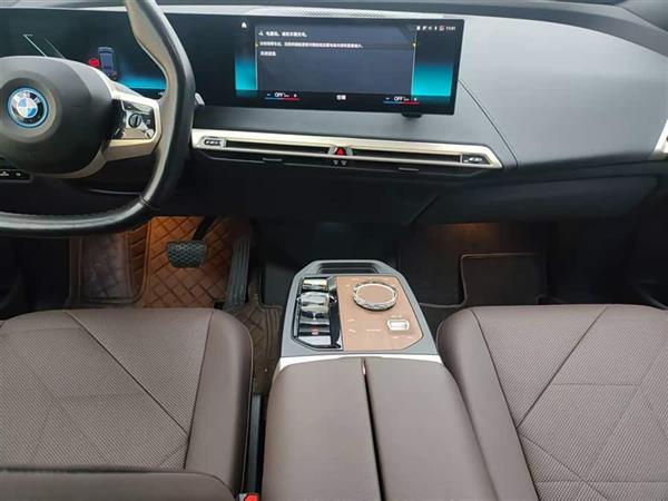 ����iX 2022�� xDrive40