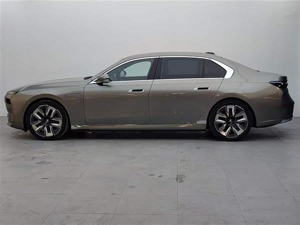 ����i7 2023�� xDrive60L ������װ