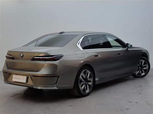����i7 2023�� xDrive60L ������װ