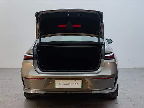 ����i7 2023�� xDrive60L ������װ