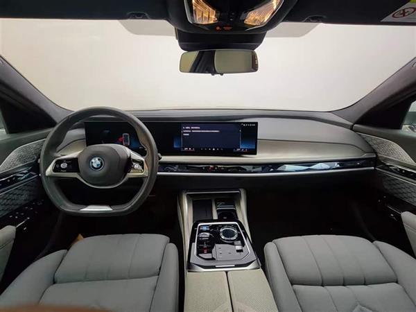 ����i7 2023�� xDrive60L ������װ