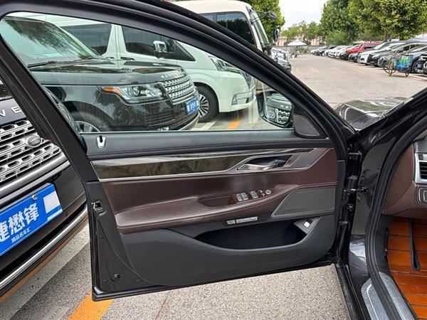 ����7ϵ 2016�� 740Li ������