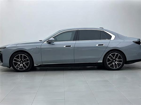 ����i7 2023�� eDrive50L ����M�˶���װ