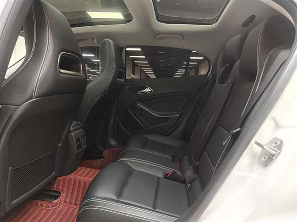 ����GLA 2017�� GLA 200 ʱ����