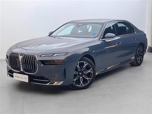 ����7ϵ 2023�� 735Li M�˶���װ