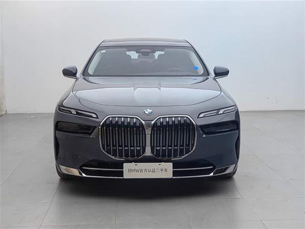 ����7ϵ 2023�� 735Li M�˶���װ