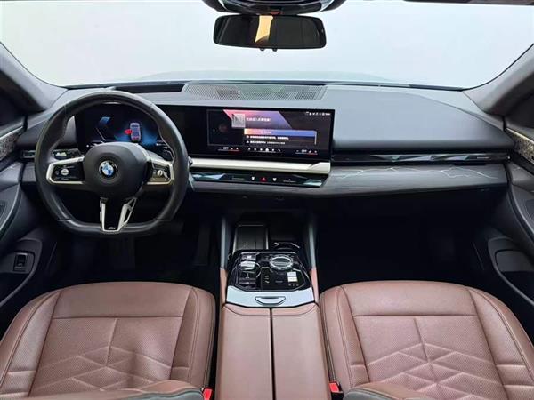 ����5ϵ 2024�� 530Li ������ M�˶���װ