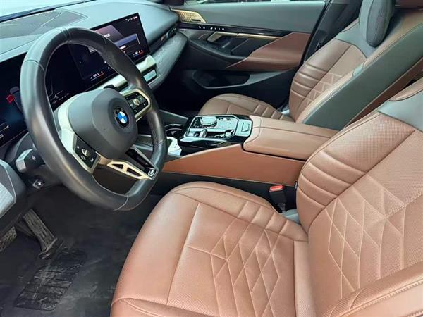 ����5ϵ 2024�� 530Li ������ M�˶���װ