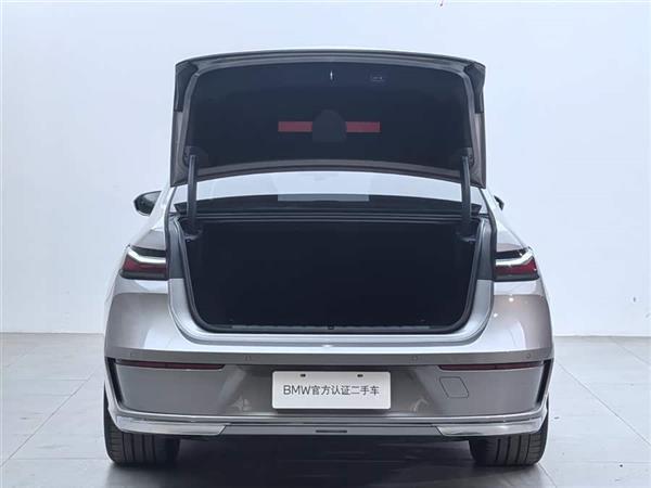 ����7ϵ 2023�� 735Li ������װ