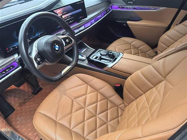 ����7ϵ 2023�� 735Li ������װ