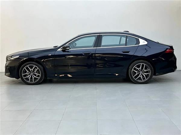 ����i5 2025�� eDrive 35L M�˶���װ