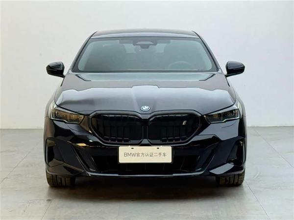 ����i5 2025�� xDrive 50L M�˶���װ