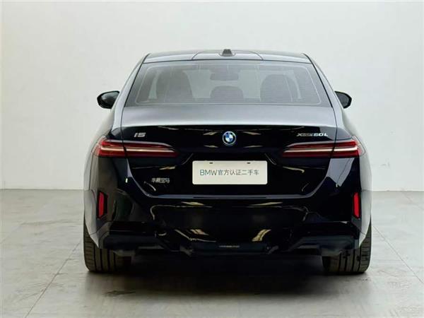 ����i5 2025�� xDrive 50L M�˶���װ