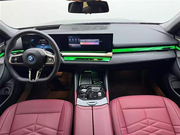 ����i5 2025�� xDrive 50L M�˶���װ