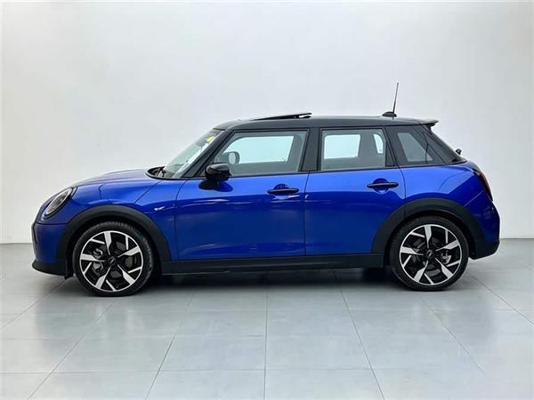MINI 2023�� �Ŀ� 2.0T COOPER S ������ ���Ű�