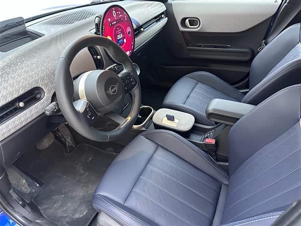 MINI 2023�� �Ŀ� 2.0T COOPER S ������ ���Ű�