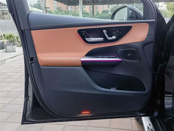 ����GLC 2025�� �Ŀ� GLC 300 L 4MATIC ������ 5��