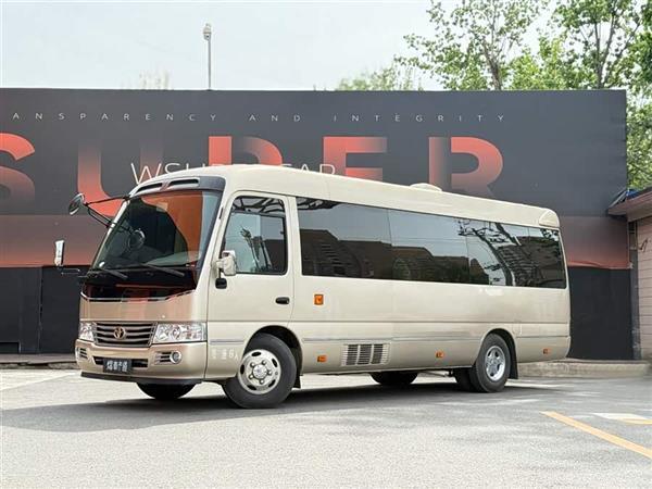 ��˹�� 2020�� 4.0L �ֶ�