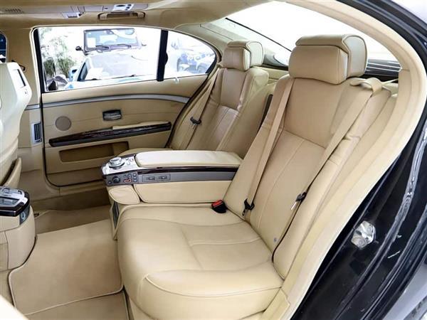 ����7ϵ 2005�� 760Li