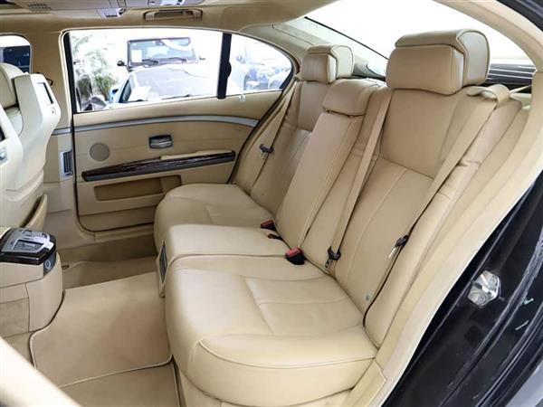 ����7ϵ 2005�� 760Li