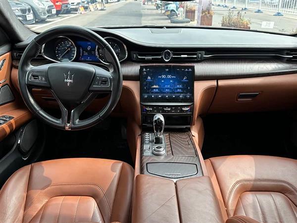 �ܲ� 2018�� 3.0T ������