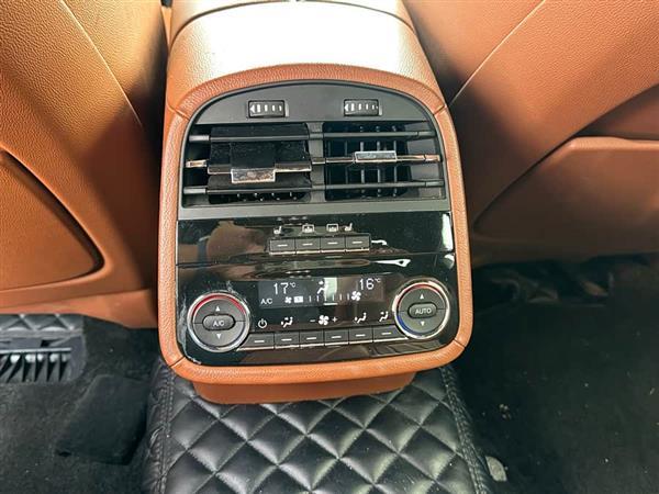 �ܲ� 2018�� 3.0T ������