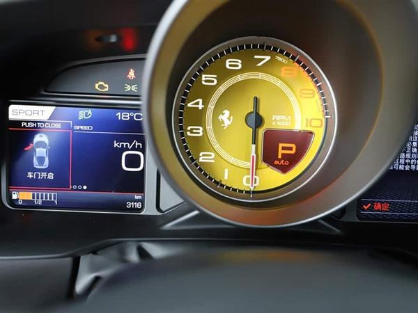 ������F8 2019�� Tributo 3.9T V8