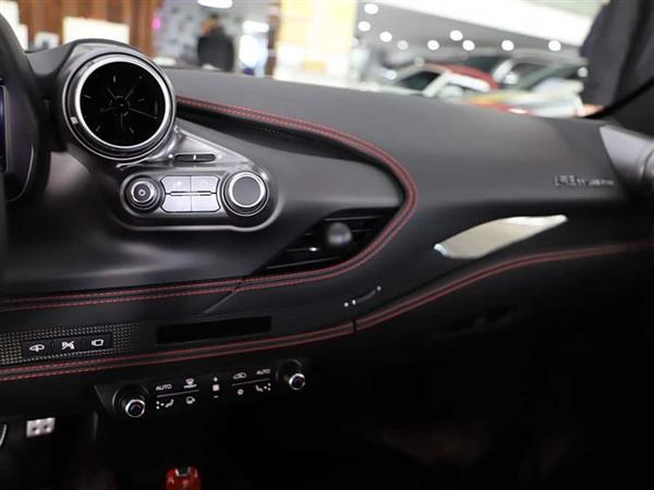 ������F8 2019�� Tributo 3.9T V8