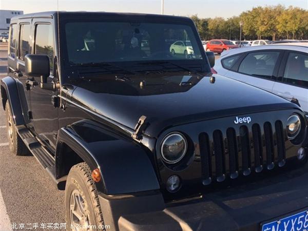 Jeep  2015 3.0L  Sahara