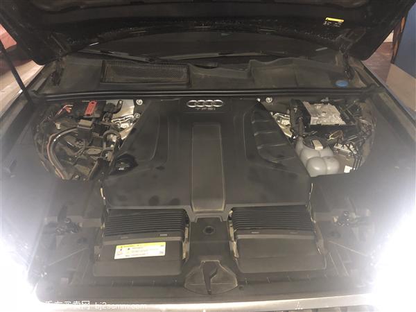  2018 µQ7 40 TFSI S line˶