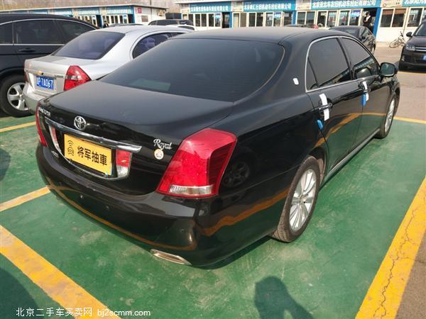   ʹ 2012 V6 2.5L Royal Saloon
